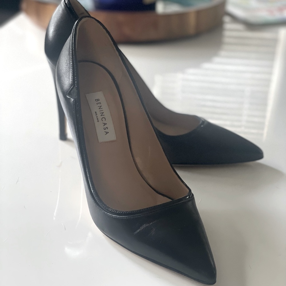 Benincasa Milano MADE IN ITALY sz 38 black pumps